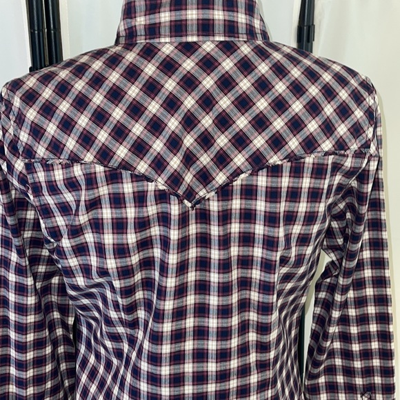 Eddie Bauer Top Checkered Pattern Snap Closure Size Medium - Picture 7 of 17